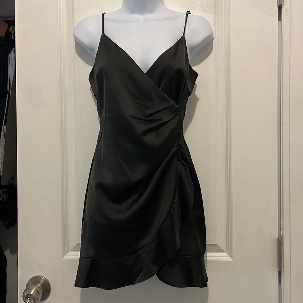 NWT “Satin” tulip dress with ruffles